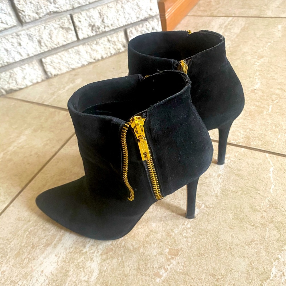 High heel suede boots